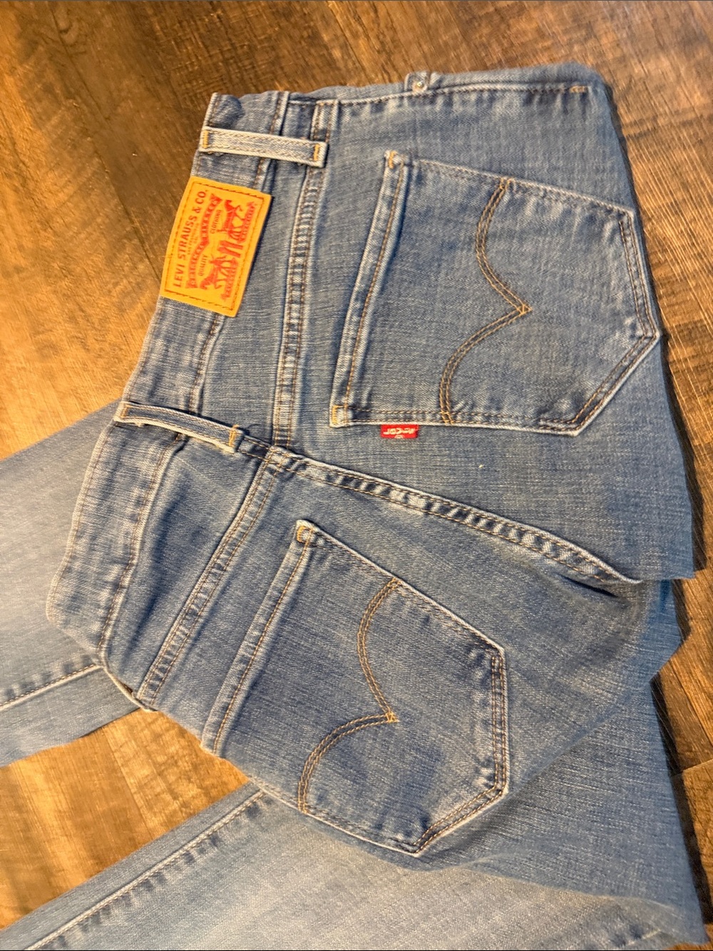 Levi’s Classic Women's Light Blue Denim Jeans